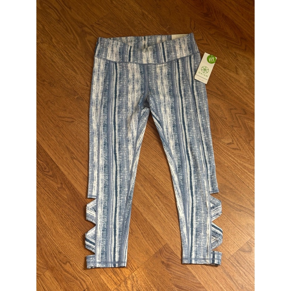 NWT Giam OM Yoga Pants Blue SZ S/P Stay Put Waist Band Comfortable Capri